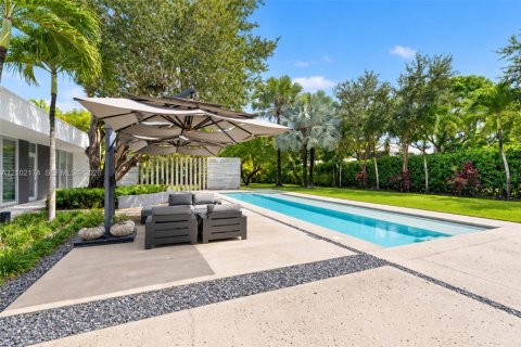 House in Pinecrest, Florida 6 bedrooms, 584.17 sq.m. № 2410955 - photo 9