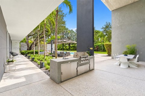 House in Pinecrest, Florida 6 bedrooms, 584.17 sq.m. № 2410955 - photo 8