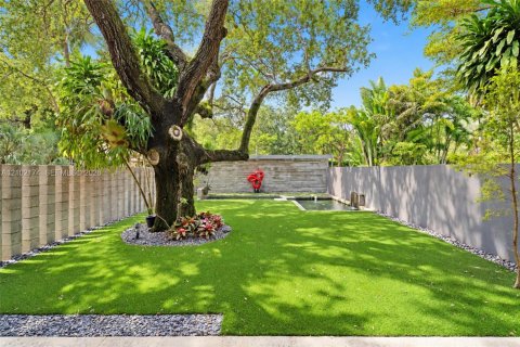 House in Pinecrest, Florida 6 bedrooms, 584.17 sq.m. № 2410955 - photo 6