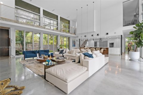 House in Pinecrest, Florida 6 bedrooms, 584.17 sq.m. № 2410955 - photo 13