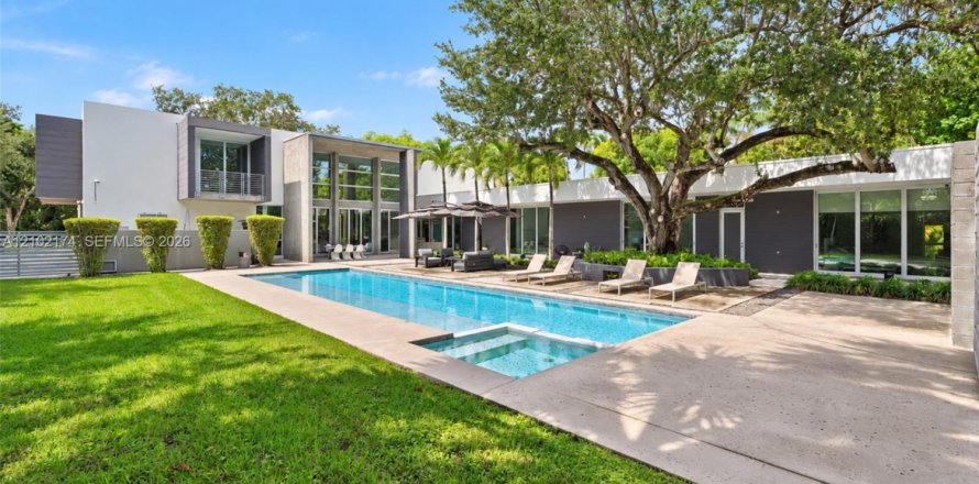 House in Pinecrest, Florida 6 bedrooms, 584.17 sq.m. № 2410955