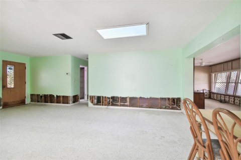 House in Madeira Beach, Florida 3 bedrooms, 157.66 sq.m. № 1554971 - photo 17