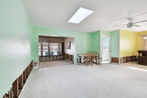 House in Madeira Beach, Florida 3 bedrooms, 157.66 sq.m. № 1554971 - photo 15