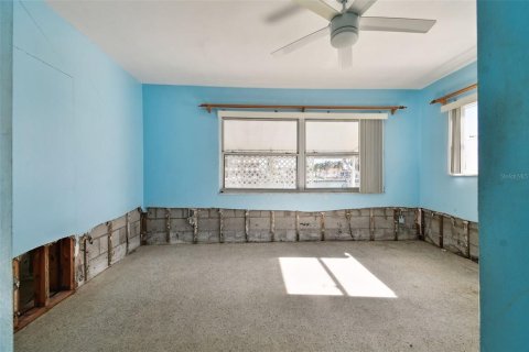 House in Madeira Beach, Florida 3 bedrooms, 157.66 sq.m. № 1554971 - photo 30