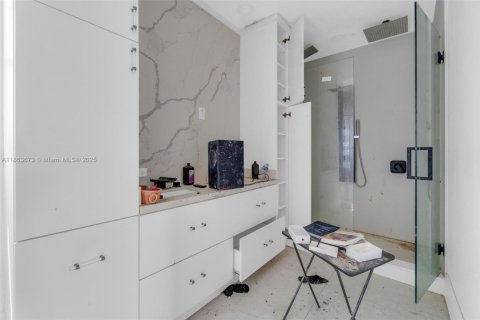 House in Miami Shores, Florida 4 bedrooms, 159.14 sq.m. № 1893165 - photo 22