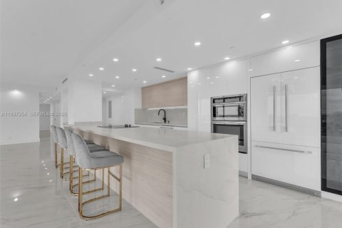 Condominio en venta en Aventura, Florida, 3 dormitorios, 175.31 m2 № 1995116 - foto 4