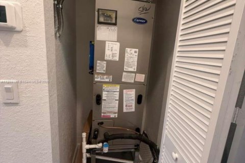 Купить таунхаус в Пемброк-Пайнс, Флорида 3 спальни, 140м2, № 1964439 - фото 7