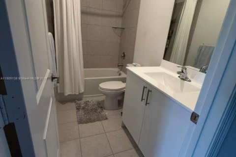 Купить таунхаус в Пемброк-Пайнс, Флорида 3 спальни, 140м2, № 1964439 - фото 4