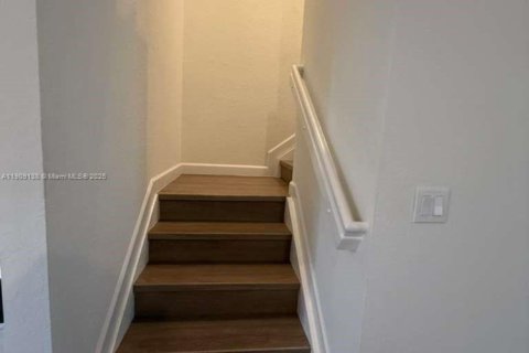 Купить таунхаус в Пемброк-Пайнс, Флорида 3 спальни, 140м2, № 1964439 - фото 13