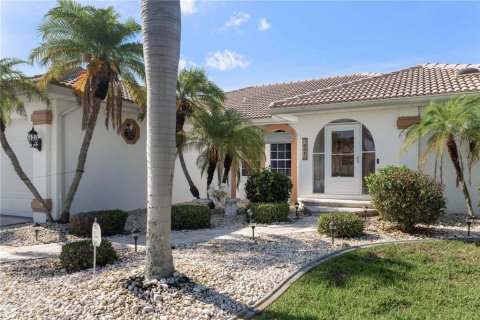 House in Punta Gorda, Florida 3 bedrooms, 193.52 sq.m. № 1787394 - photo 30
