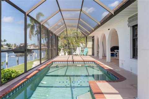 House in Punta Gorda, Florida 3 bedrooms, 193.52 sq.m. № 1787394 - photo 20