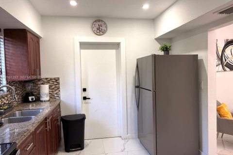 Villa ou maison à vendre à North Miami, Floride: 3 chambres, 152.73 m2 № 2403981 - photo 17