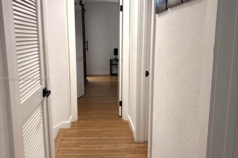 Villa ou maison à vendre à North Miami, Floride: 3 chambres, 152.73 m2 № 2403981 - photo 28