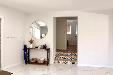 Villa ou maison à vendre à North Miami, Floride: 3 chambres, 152.73 m2 № 2403981 - photo 18