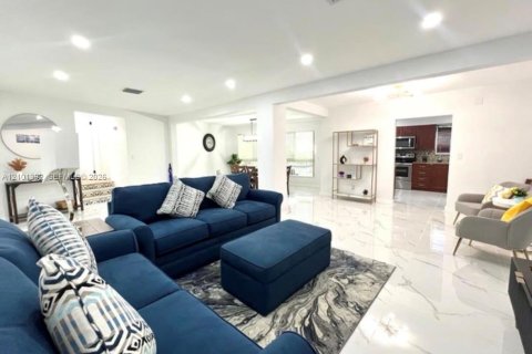 Villa ou maison à vendre à North Miami, Floride: 3 chambres, 152.73 m2 № 2403981 - photo 10