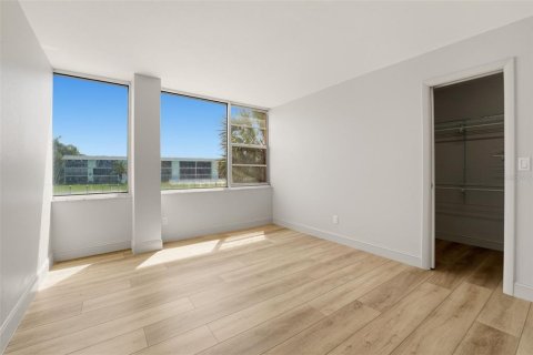 Купить кондоминиум в Сарасота, Флорида 6 комнат, 158.86м2, № 2092610 - фото 24