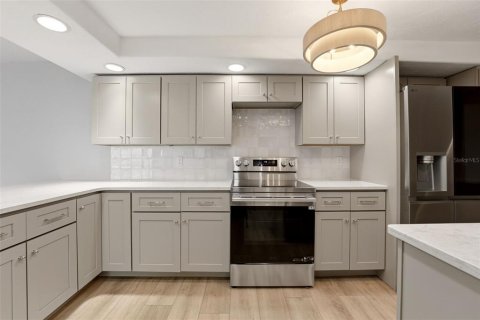 Купить кондоминиум в Сарасота, Флорида 6 комнат, 158.86м2, № 2092610 - фото 10