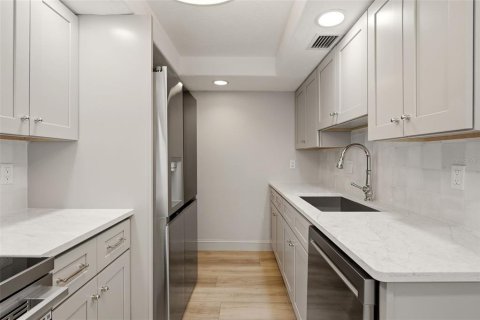Купить кондоминиум в Сарасота, Флорида 6 комнат, 158.86м2, № 2092610 - фото 12