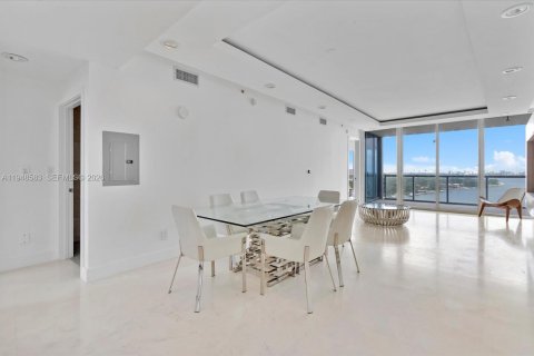 Снять в аренду кондоминиум в Майами, Флорида 2 спальни, 109.07м2, № 2005324 - фото 12