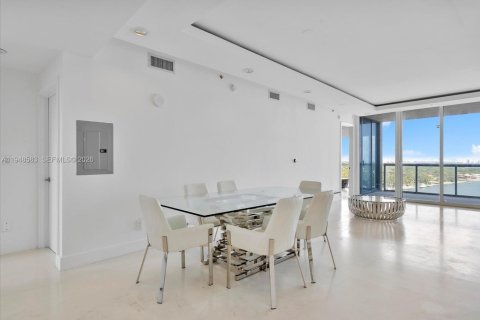 Снять в аренду кондоминиум в Майами, Флорида 2 спальни, 109.07м2, № 2005324 - фото 10