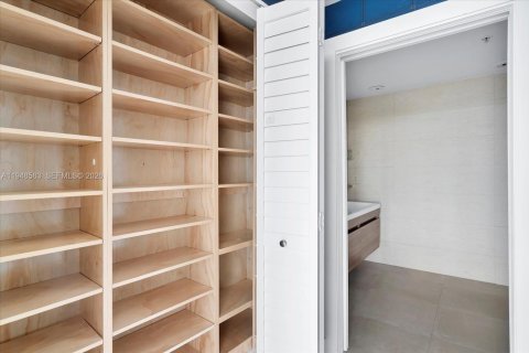 Снять в аренду кондоминиум в Майами, Флорида 2 спальни, 109.07м2, № 2005324 - фото 18