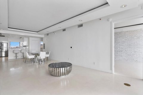 Снять в аренду кондоминиум в Майами, Флорида 2 спальни, 109.07м2, № 2005324 - фото 22