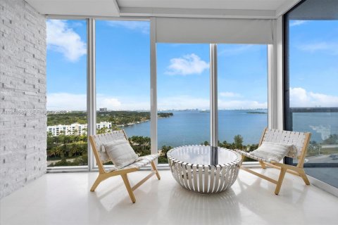 Снять в аренду кондоминиум в Майами, Флорида 2 спальни, 109.07м2, № 2005324 - фото 4