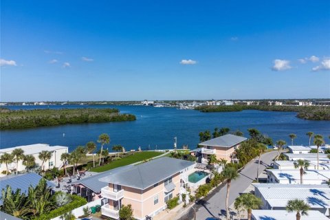 Condominio en venta en Englewood, Florida, 2 dormitorios, 81.75 m2 № 1543541 - foto 1