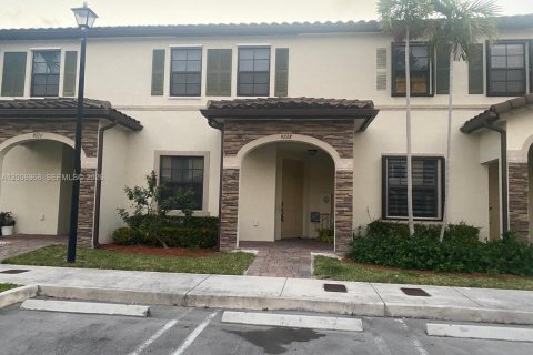 Adosado en alquiler en Hialeah, Florida, 3 dormitorios, 154.96 m2 № 2070685 - foto 3