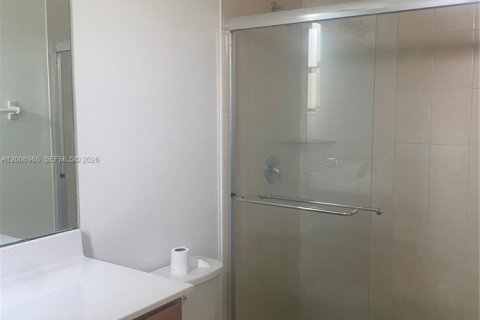 Adosado en alquiler en Hialeah, Florida, 3 dormitorios, 154.96 m2 № 2070685 - foto 20