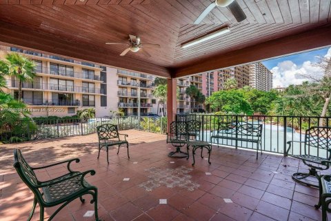 Condominio en venta en Sunny Isles Beach, Florida, 2 dormitorios, 114.46 m2 № 1881625 - foto 14