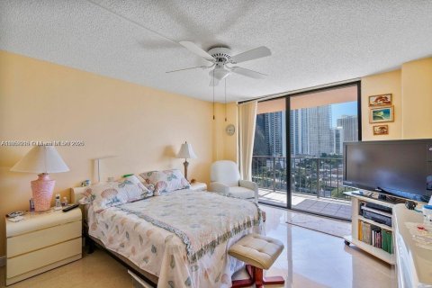 Condominio en venta en Sunny Isles Beach, Florida, 2 dormitorios, 114.46 m2 № 1881625 - foto 9