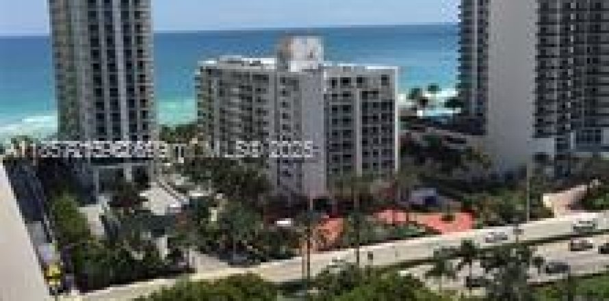Condominio en Sunny Isles Beach, Florida, 2 dormitorios  № 1881625