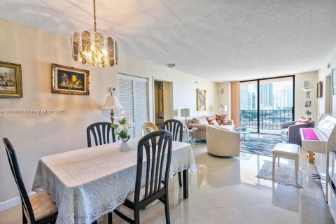 Condominio en venta en Sunny Isles Beach, Florida, 2 dormitorios, 114.46 m2 № 1881625 - foto 5