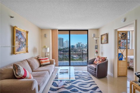 Condominio en venta en Sunny Isles Beach, Florida, 2 dormitorios, 114.46 m2 № 1881625 - foto 3