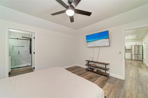 Casa en venta en Bradenton, Florida, 5 dormitorios, 183.3 m2 № 2310295 - foto 19
