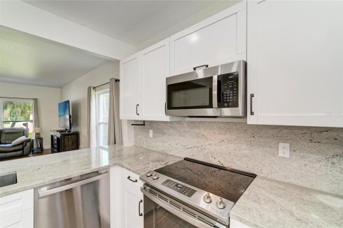 Casa en venta en Bradenton, Florida, 5 dormitorios, 183.3 m2 № 2310295 - foto 12