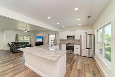 Casa en venta en Bradenton, Florida, 5 dormitorios, 183.3 m2 № 2310295 - foto 7