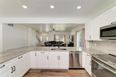 Casa en venta en Bradenton, Florida, 5 dormitorios, 183.3 m2 № 2310295 - foto 11