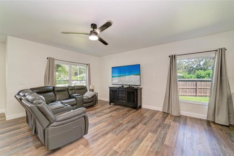 Casa en venta en Bradenton, Florida, 5 dormitorios, 183.3 m2 № 2310295 - foto 10