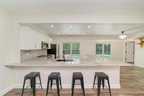 Casa en venta en Bradenton, Florida, 5 dormitorios, 183.3 m2 № 2310295 - foto 9