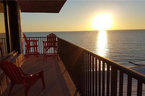 Condo in Madeira Beach, Florida, 3 bedrooms  № 1618323 - photo 4