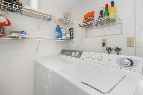 Condo in Madeira Beach, Florida, 3 bedrooms  № 1618323 - photo 13