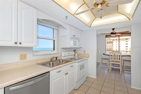 Condo in Madeira Beach, Florida, 3 bedrooms  № 1618323 - photo 7