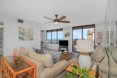 Condo in Madeira Beach, Florida, 3 bedrooms  № 1618323 - photo 17