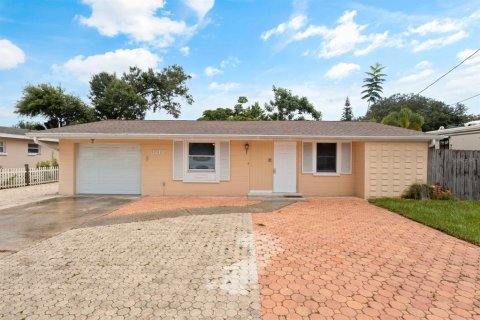 Appartement à louer à Sarasota, Floride: 2 chambres, 92.9 m2 № 435681 - photo 1