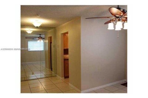 Condominio en alquiler en Davie, Florida, 1 dormitorio, 52.03 m2 № 2072095 - foto 6