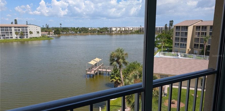 Condo in Bradenton, Florida, 2 bedrooms  № 1808599