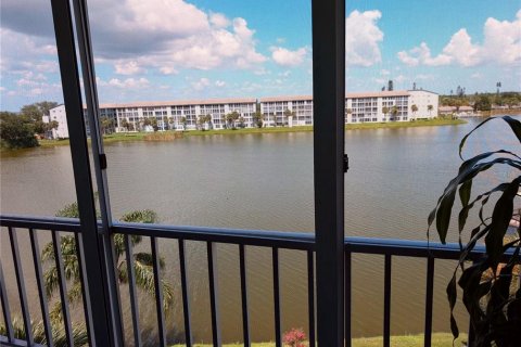 Condo in Bradenton, Florida, 2 bedrooms  № 1808599 - photo 26