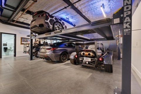 Commercial property in Tampa, Florida 425.03 sq.m. № 2360368 - photo 17